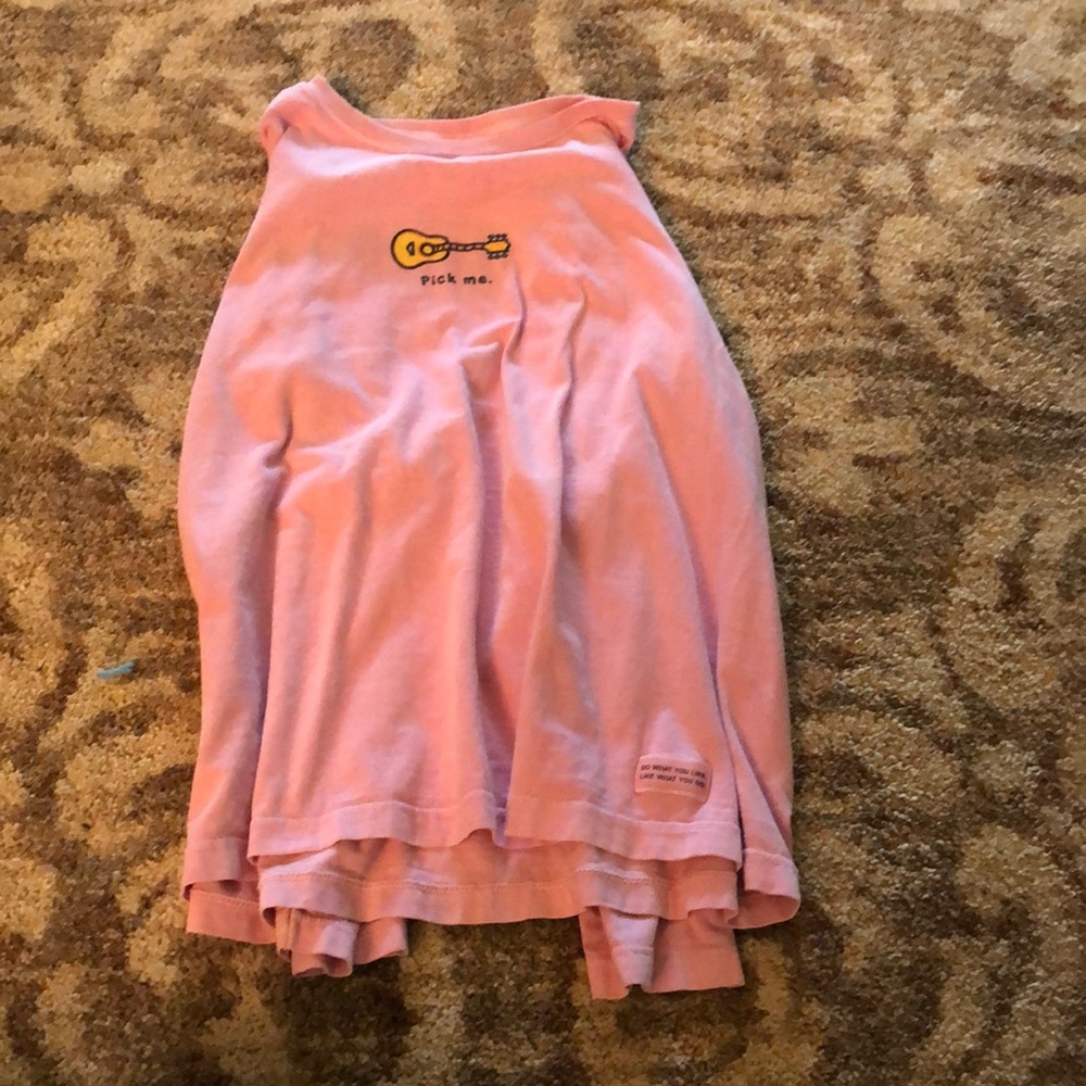 It is a long sleeve shirt